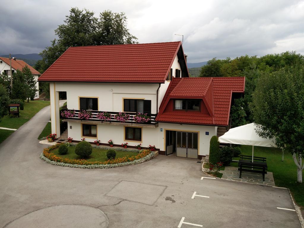 Hotel House Pavlic à Grabovac  Extérieur photo