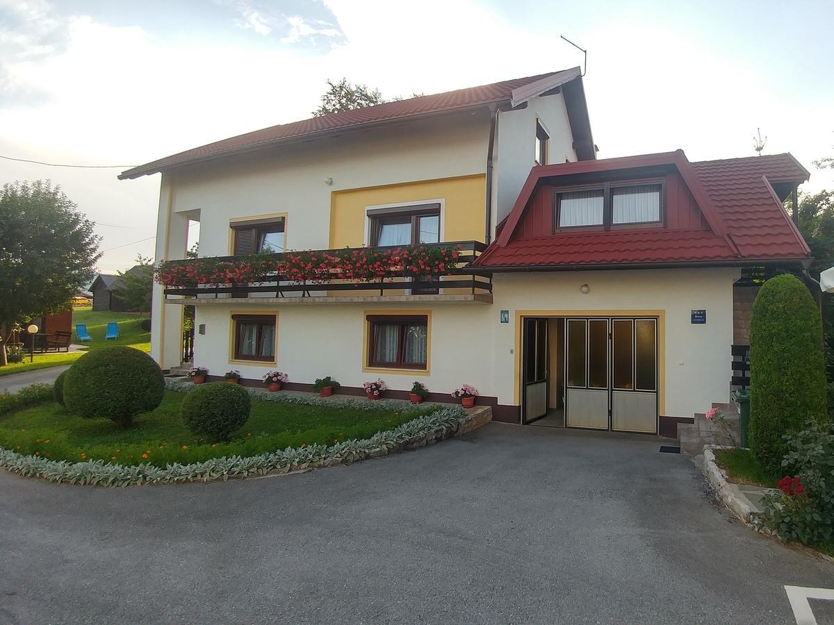 Hotel House Pavlic à Grabovac  Extérieur photo